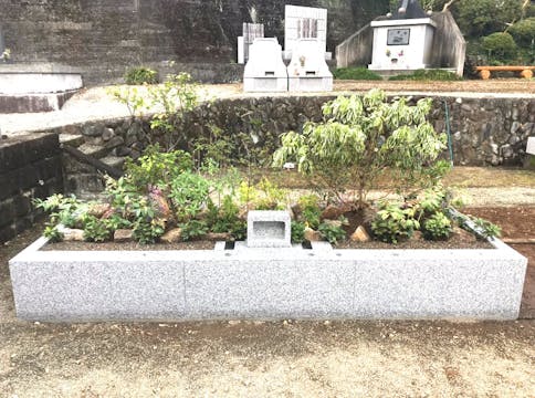 プレミアム愛川の里樹木葬墓地　フラワー樹木葬